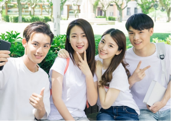 大学生活费给多少合适?大一学生:每月3000,大四学生:每月500