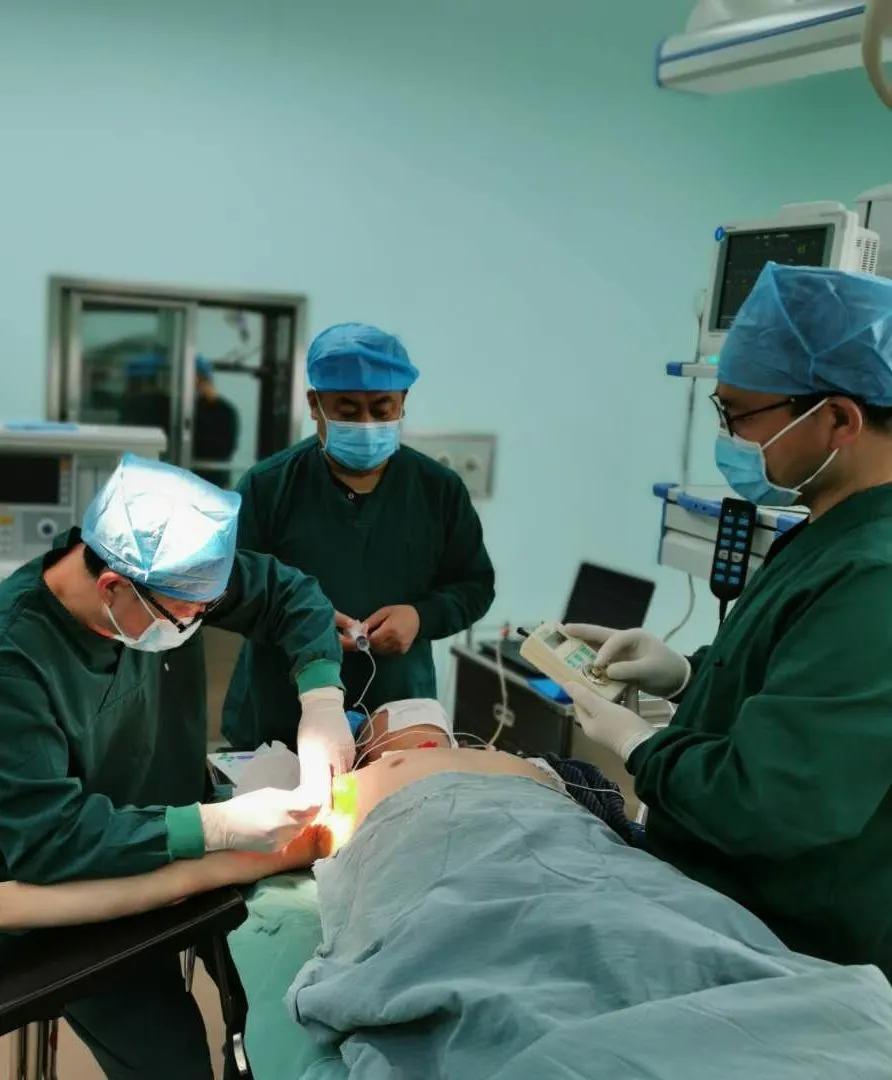 不忘初心砥砺前行抗击疫情,抗击新冠肺炎医疗队逆行出征