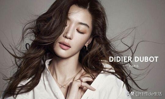 辛芷蕾穿金色亮片,辛芷蕾日常穿搭发型