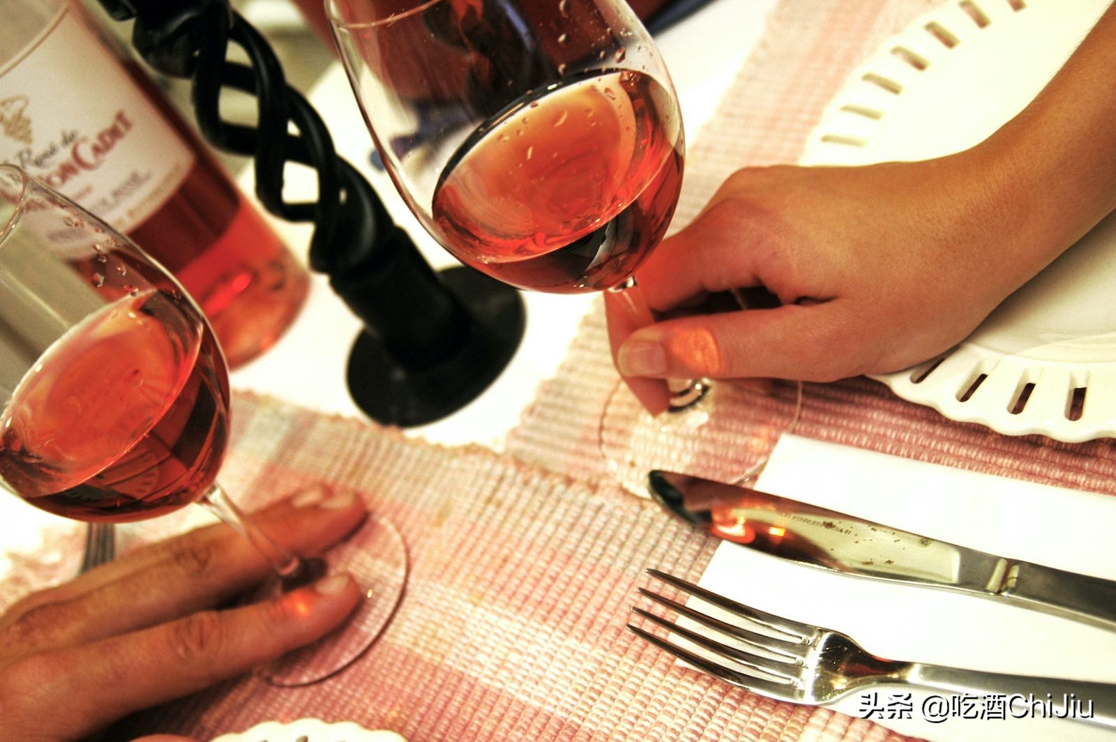 葡萄酒干红和赤霞珠有什么区别,甜红葡萄酒和干红葡萄酒区别