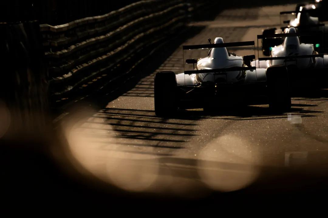 f1女摄影师教你用eosr5拍赛车,佳能eosr5最佳镜头搭配