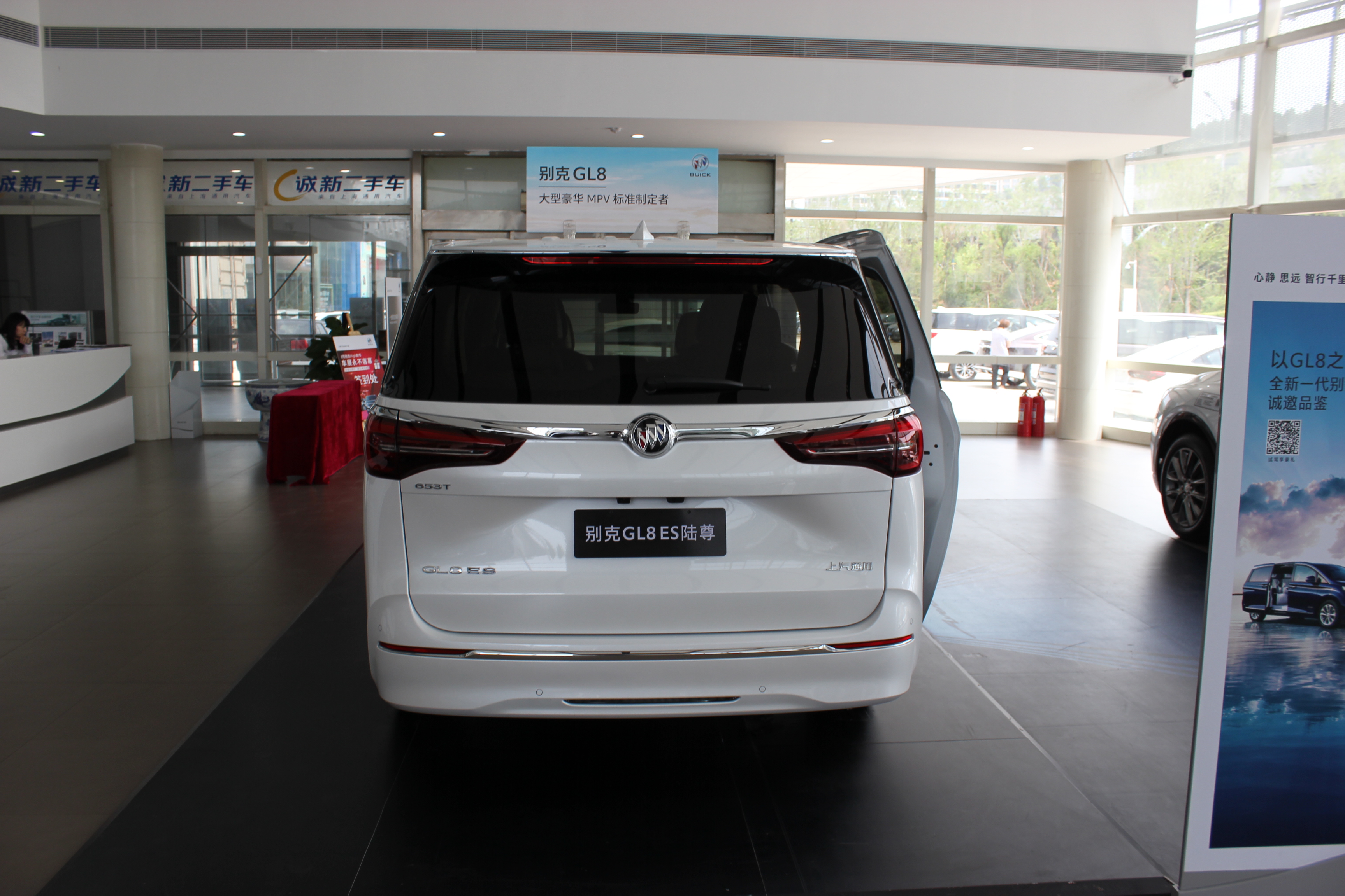 体验丐版gl8,新款别克gl8陆尊用车体验