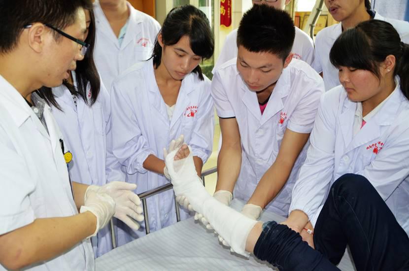 湖南中医药高等专科学校招生官网,湖南中医药高等专科学校招生公告