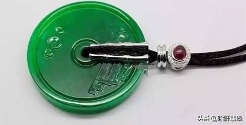 平平无奇的豆种翡翠，为何能让马云豪掷700万拍下？