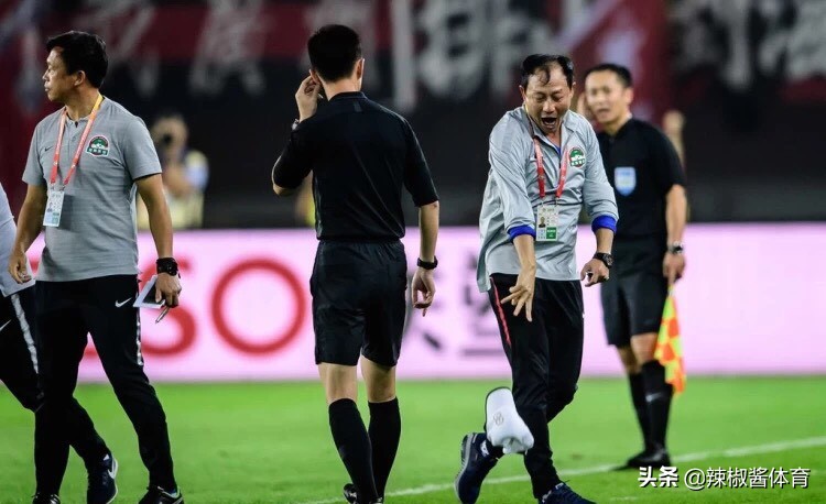 王宝山防守苏宁泰达,李玮锋受命保级成关键