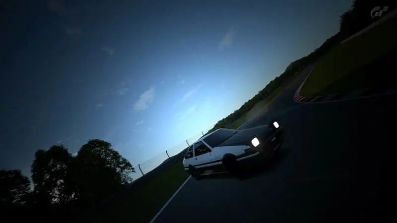 藤原拓海的ae86到底是什么车,ae86藤原拓海夏树