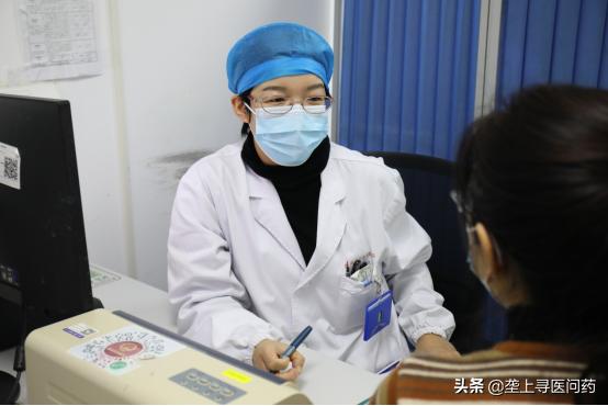 中年女患巨乳症睡觉无法平躺医生为其切除1.2千克“烦恼”