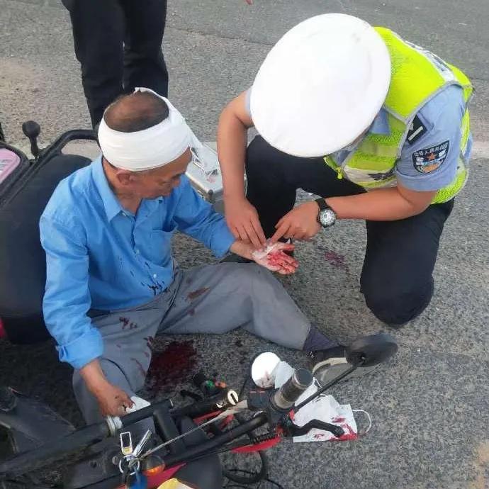 警方抓捕酒吧,警方大规模清查酒吧