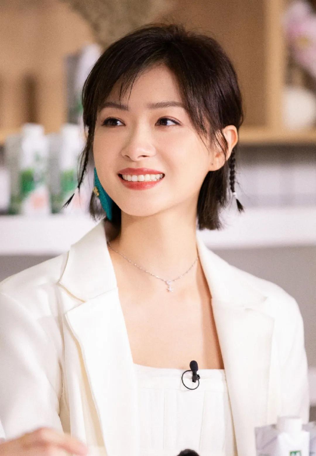 你的五官看起来很好画,你的五官是什么风格