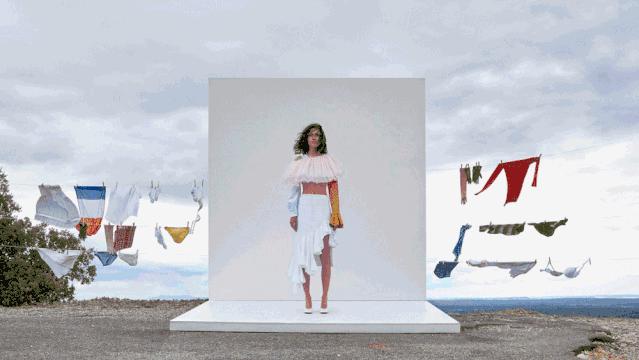 整天研究无聊的穿搭,一天到晚研究穿搭