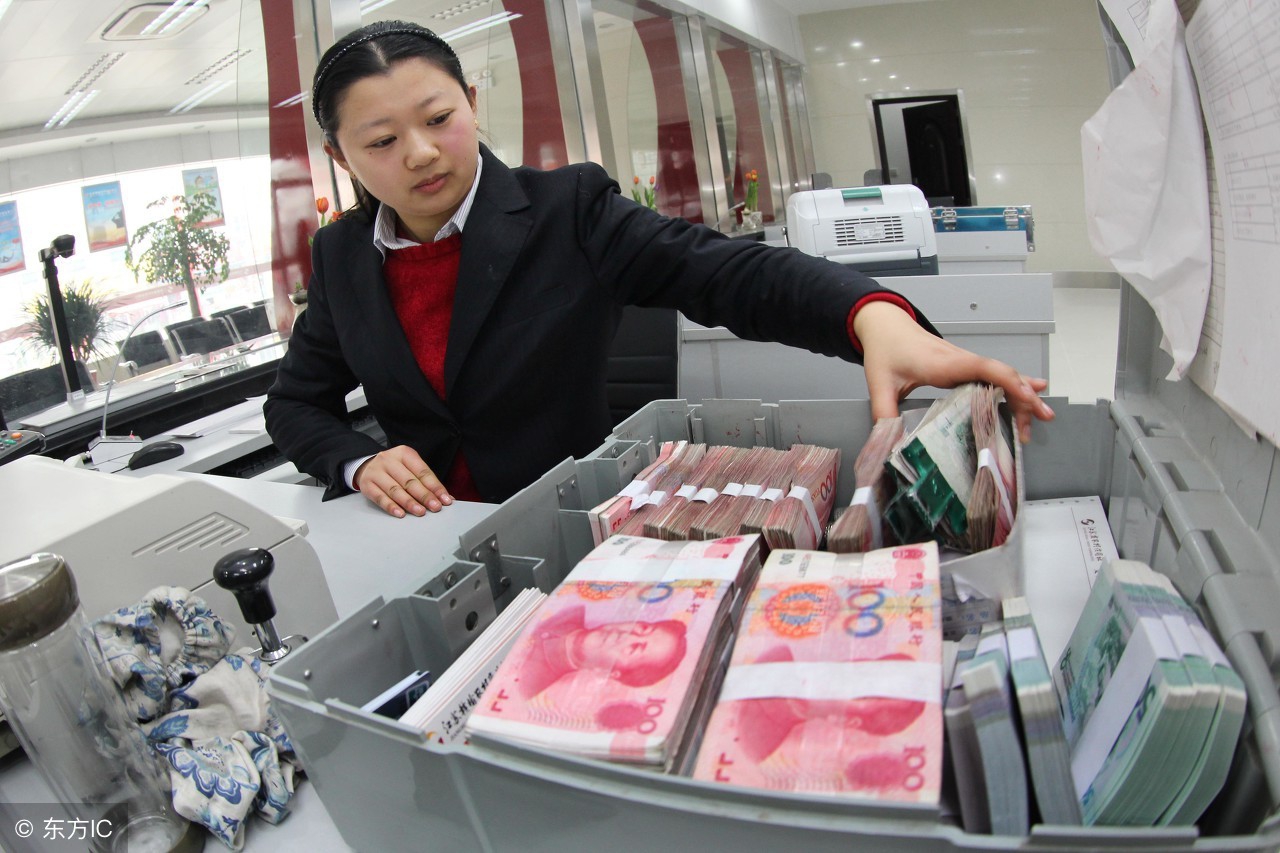 存银行500万死期五年利息多少,500万银行定期存三年利息多少