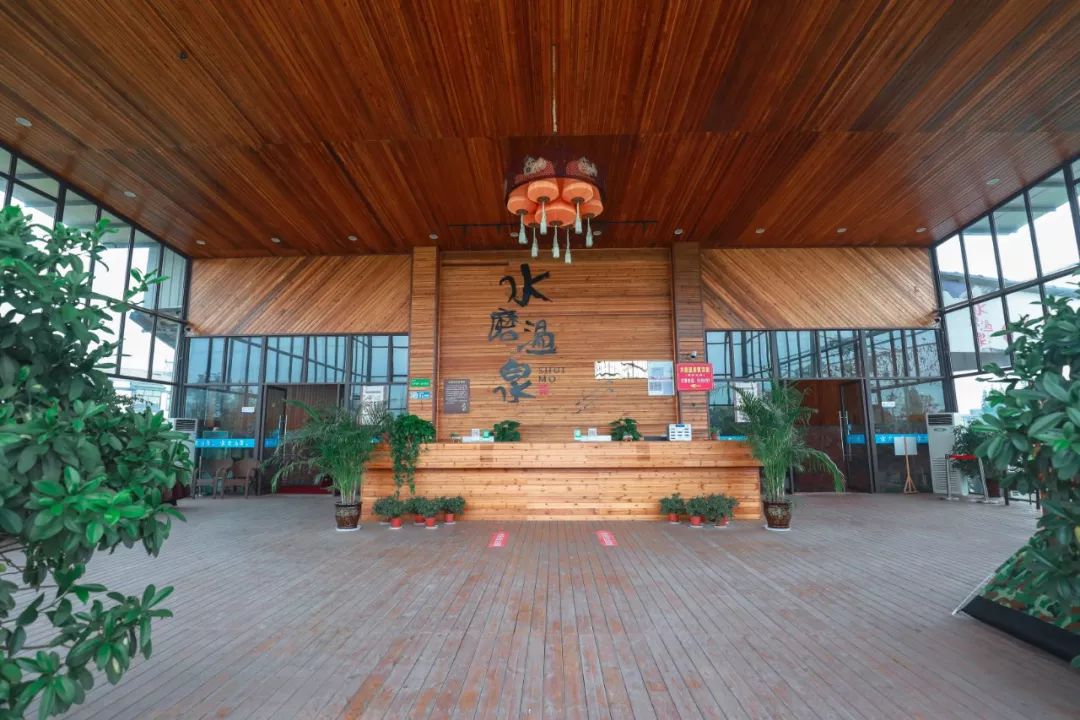 成都3-5天看雪泡温泉自驾游,成都周边泡温泉看雪景