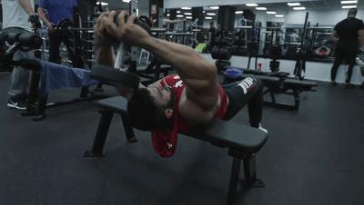 胸肌强化训练,胸肌强化训练计划俯卧撑