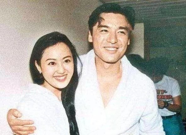 钟镇涛前妻现状,钟镇涛离婚后见过前妻吗