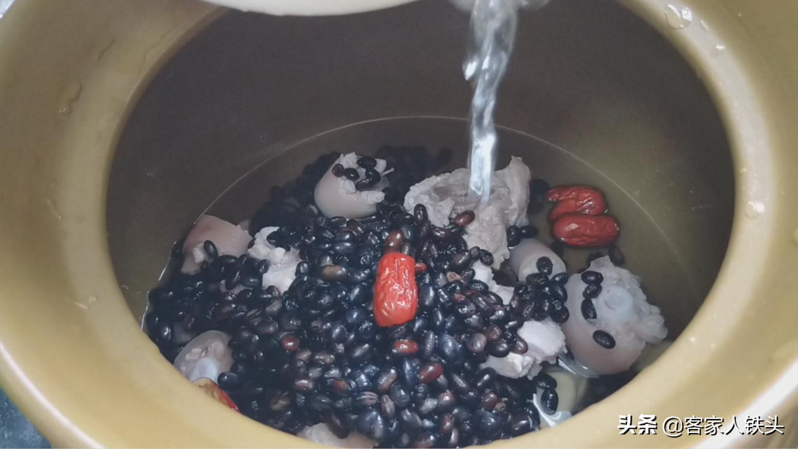 这碗汤清甜润燥补虚养颜冬季必备,夏天给家人多煲这道汤简单滋补