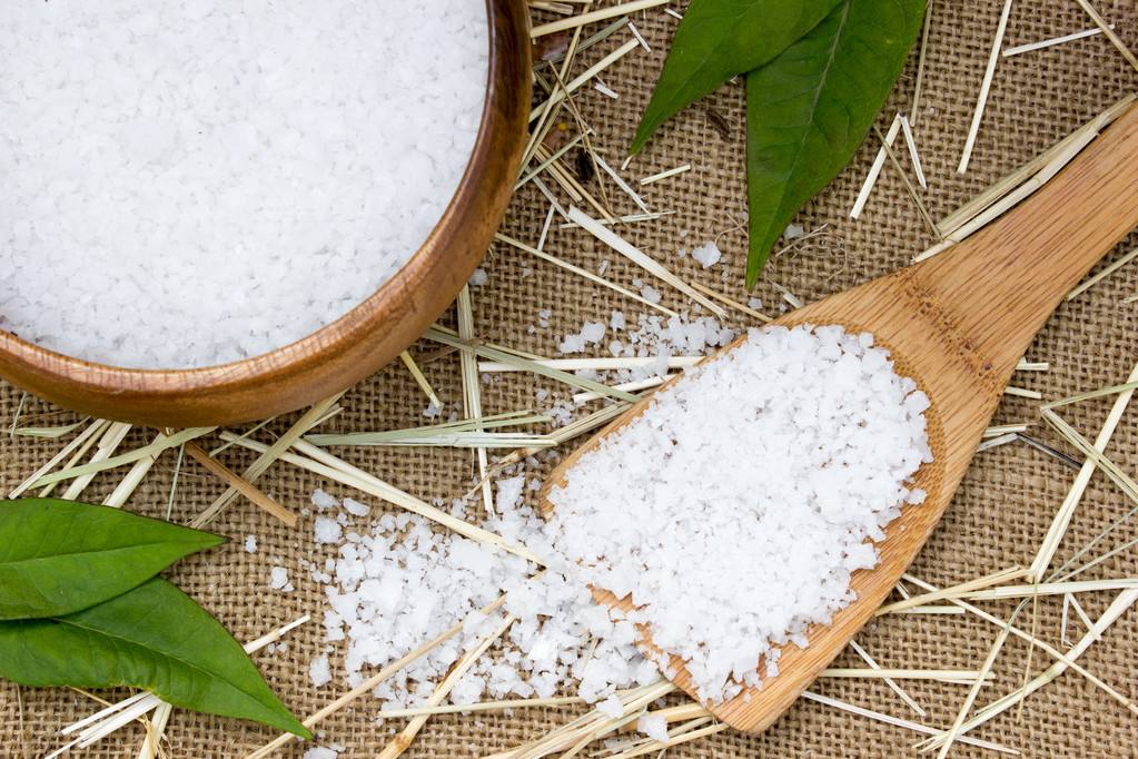 脸上的黑头和草莓鼻怎么快速解决,黑头草莓脸怎么改善