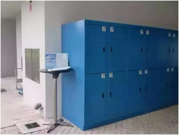 下了飞机运的行李要从哪里拿,下了飞机去哪里取托运的行李