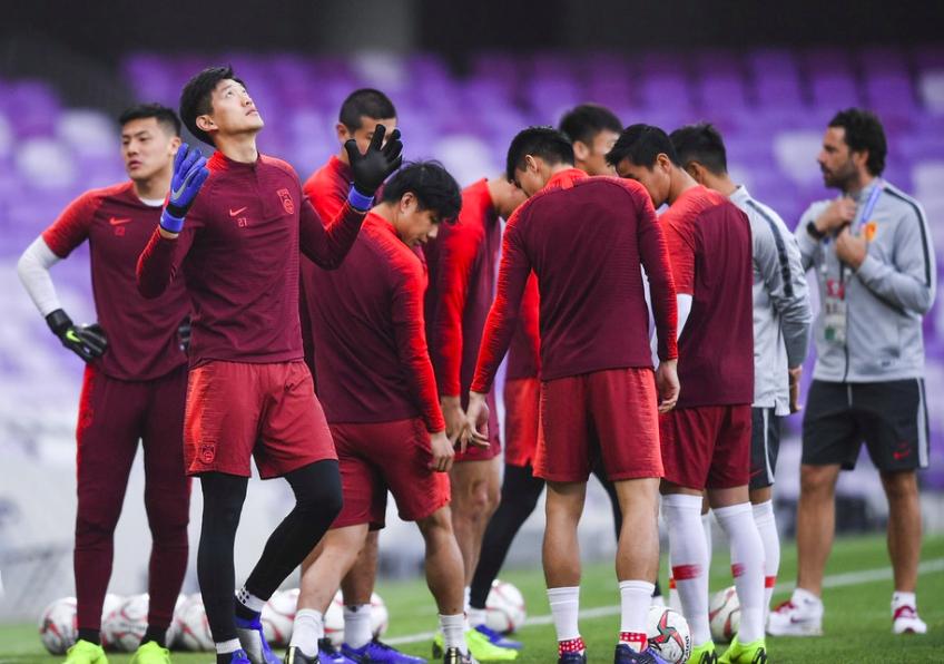 国足战缅甸海报,国足战卡塔尔海报