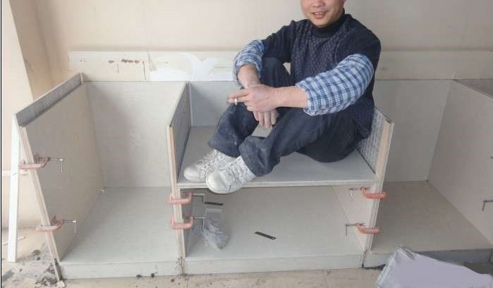 用瓷砖做的厨房橱柜可以吗,不顾父母反对还要坚持吗