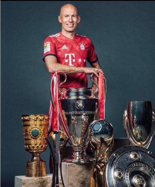 荷兰小飞侠罗本经典场面,罗本小飞