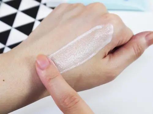 一支口红可以用多久才会过期,口红和化妆品一般用多久