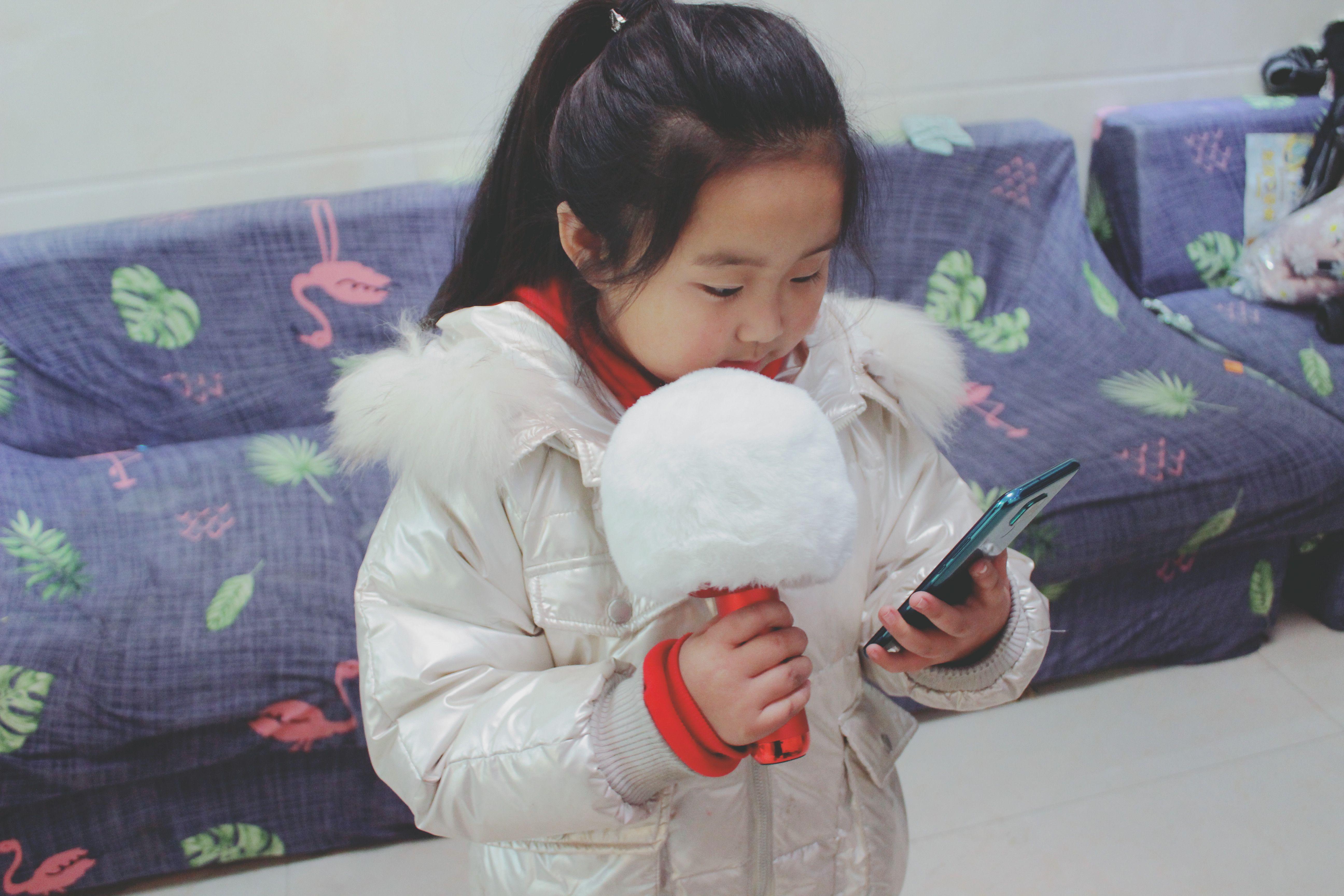 怎么样使用唱吧小巨蛋麦克风,唱吧小巨蛋精灵麦克风测评