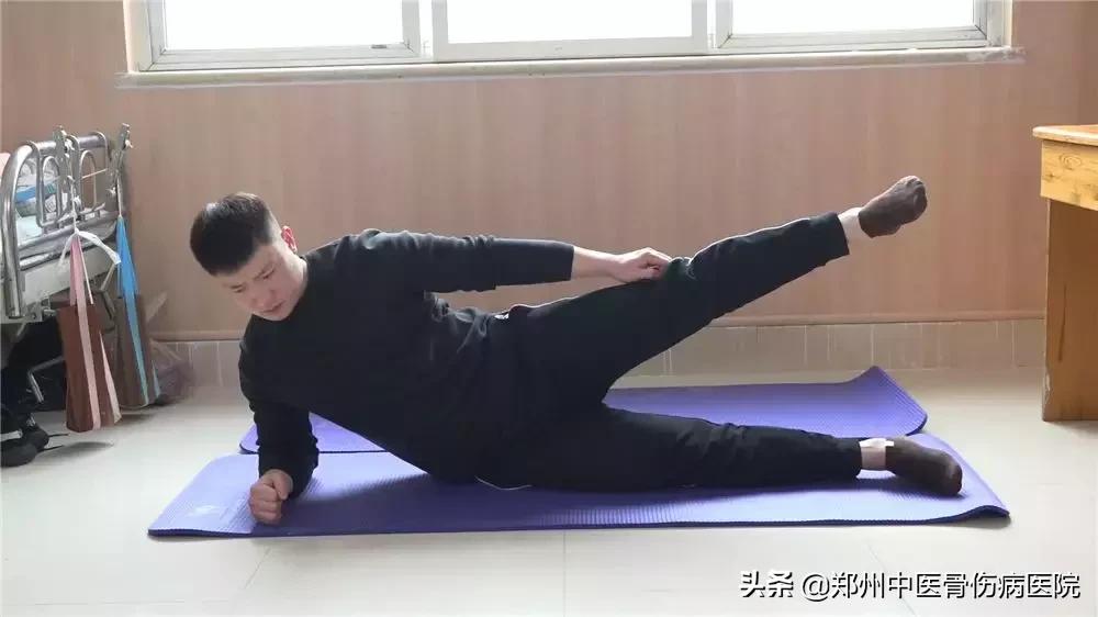 长短腿步态和跳跃性步态,大腿往内旋转纠正步态