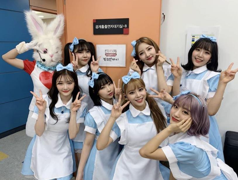 新女团公约要拿Billboard一位，网友：一辈子都要带着面具了？