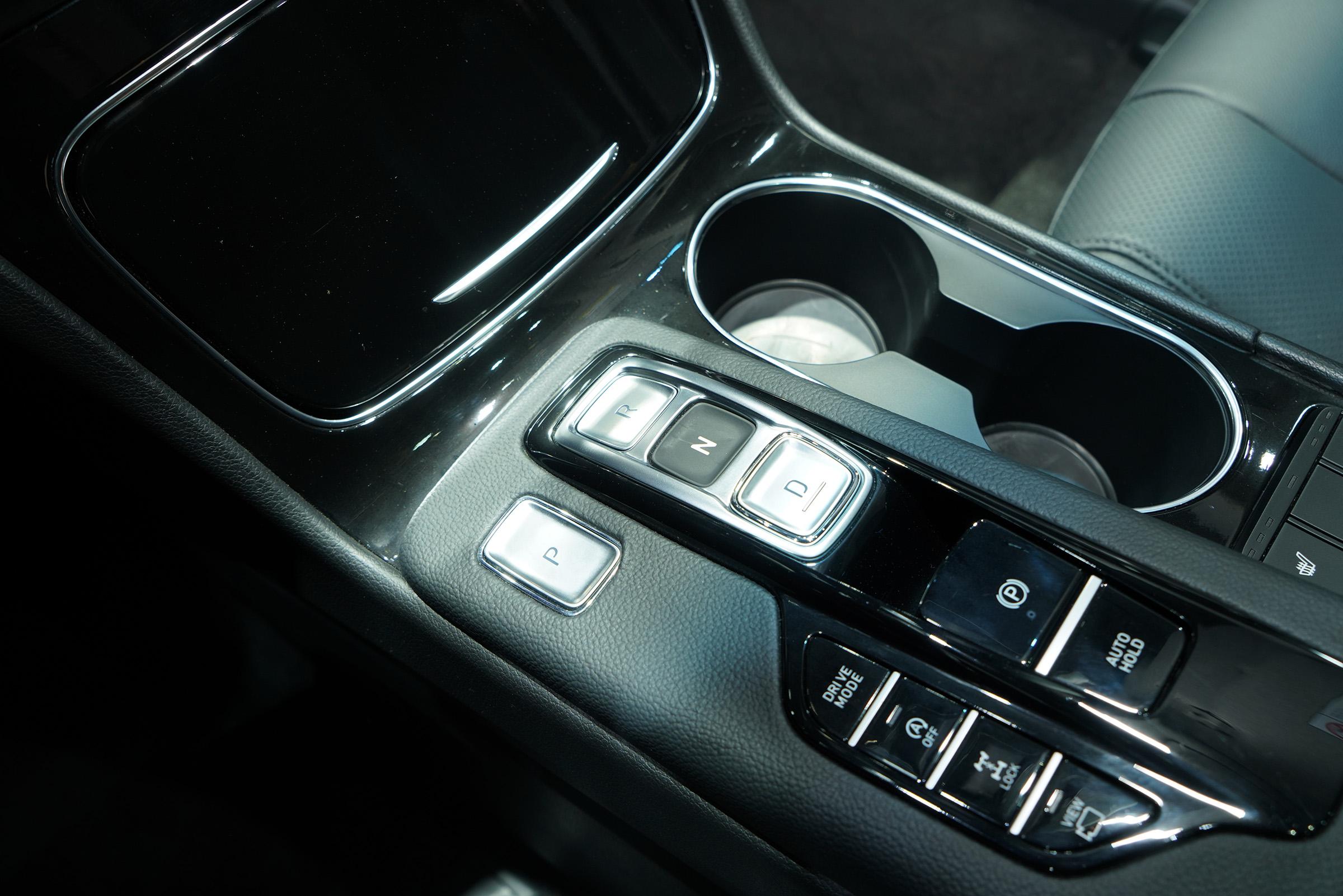 银色现代胜达2011款7座四驱豪华版,北京现代胜达13款7座suv所有车型