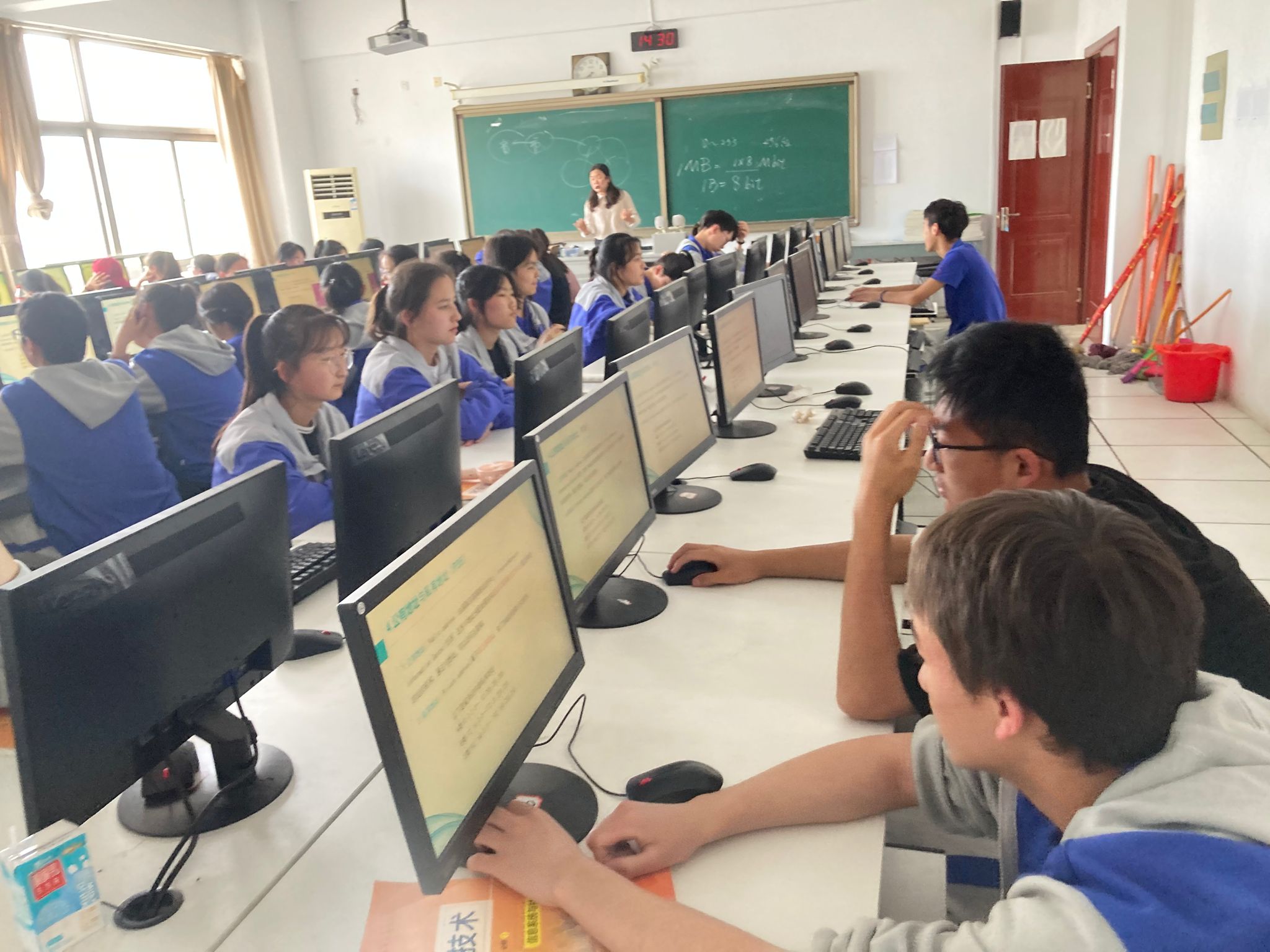 No.280（2021-05-25）争分夺秒疾驰看路有惊无险皮破肉露