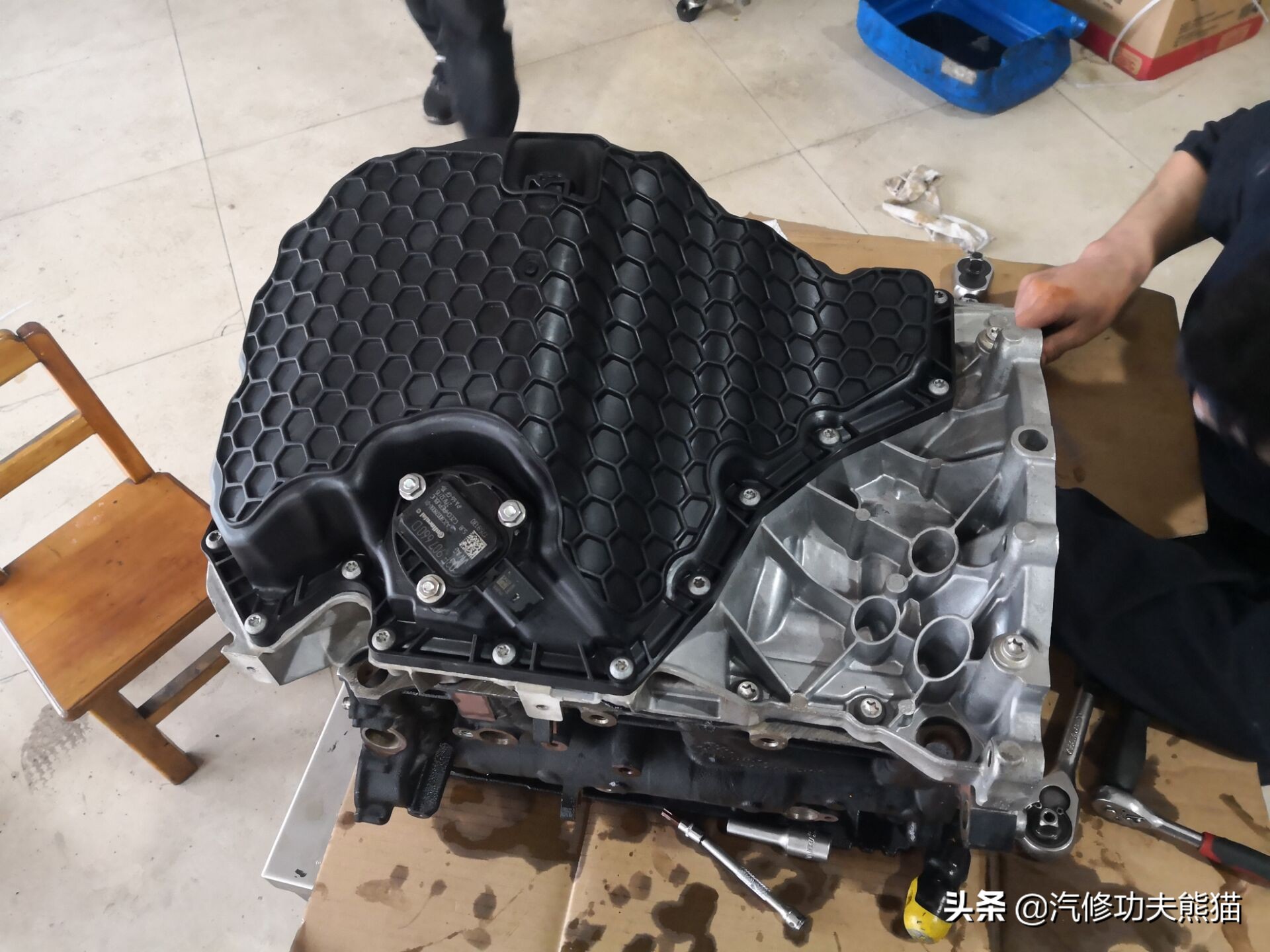 奥迪为何不能解决发动机烧机油,奥迪q5lea888三代发动机烧机油么