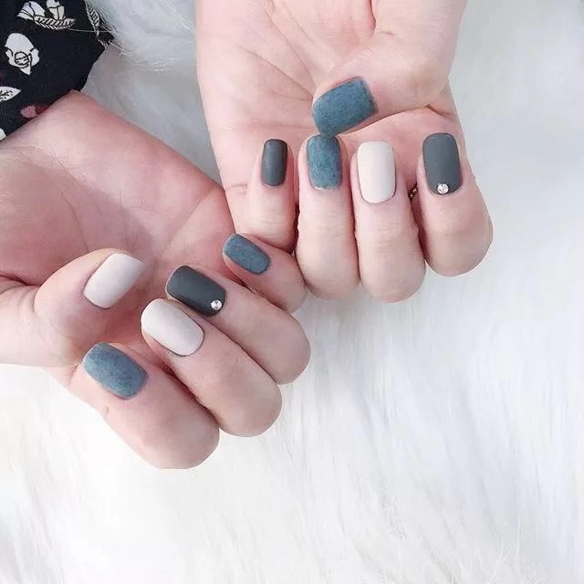 奶油皮纹法式格纹美甲教程,皮草胶美甲款式图案