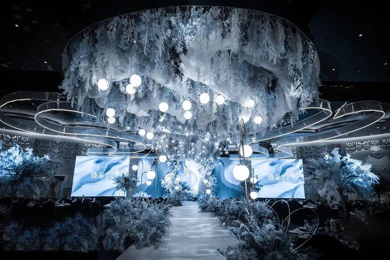 这场静谧梦幻的蓝色星空婚礼,一场神秘浪漫的星空婚礼