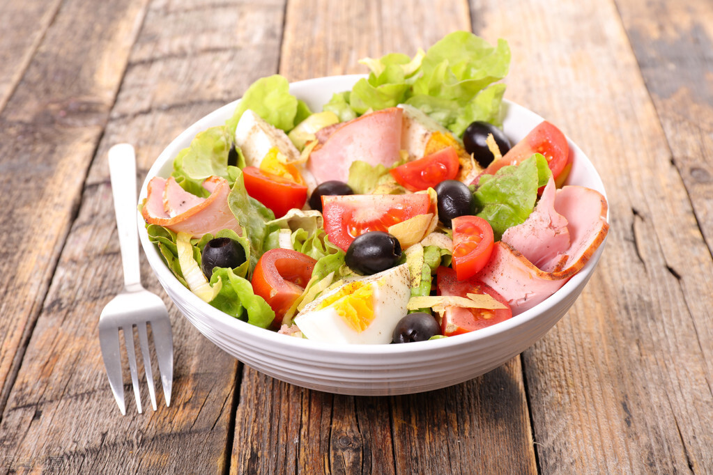 为什么女人“下面”会“发臭”?隐私部位有臭味,与5个原因有关