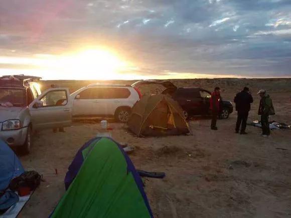 在野外捡到这几种石头千万不要扔,河边捡石技巧