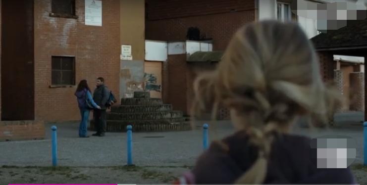 男孩背后长了一只翅膀,男孩身上长了一对翅膀是什么电影