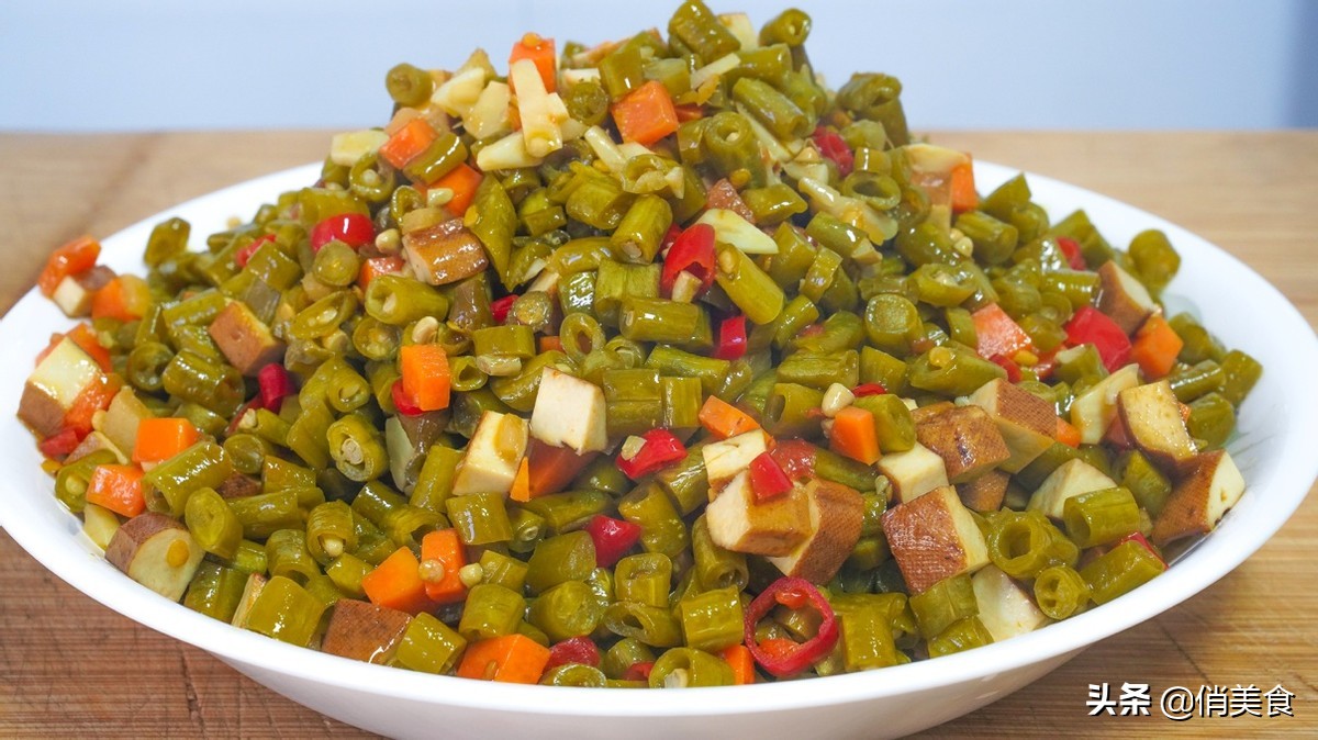 酸豆角怎么腌制才会又脆又好吃,酸豆角的简单快速腌制方法