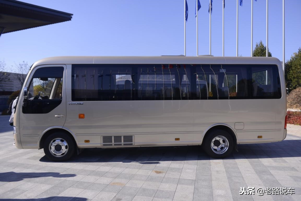 宇通t7汽油版价格表,宇通t72019款3.5t汽油自动旗舰版