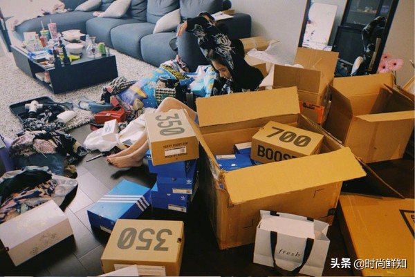 宋妍霏黄色衣服露背照片,宋妍霏最新日常照片