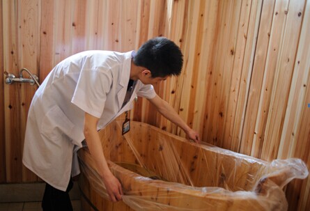 治疗白癜风泡药酒,药浴对白癜风患者真的有用吗