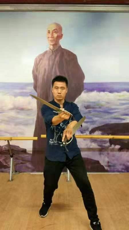 咏春拳日字冲拳视频,咏春日字冲拳叶问片段