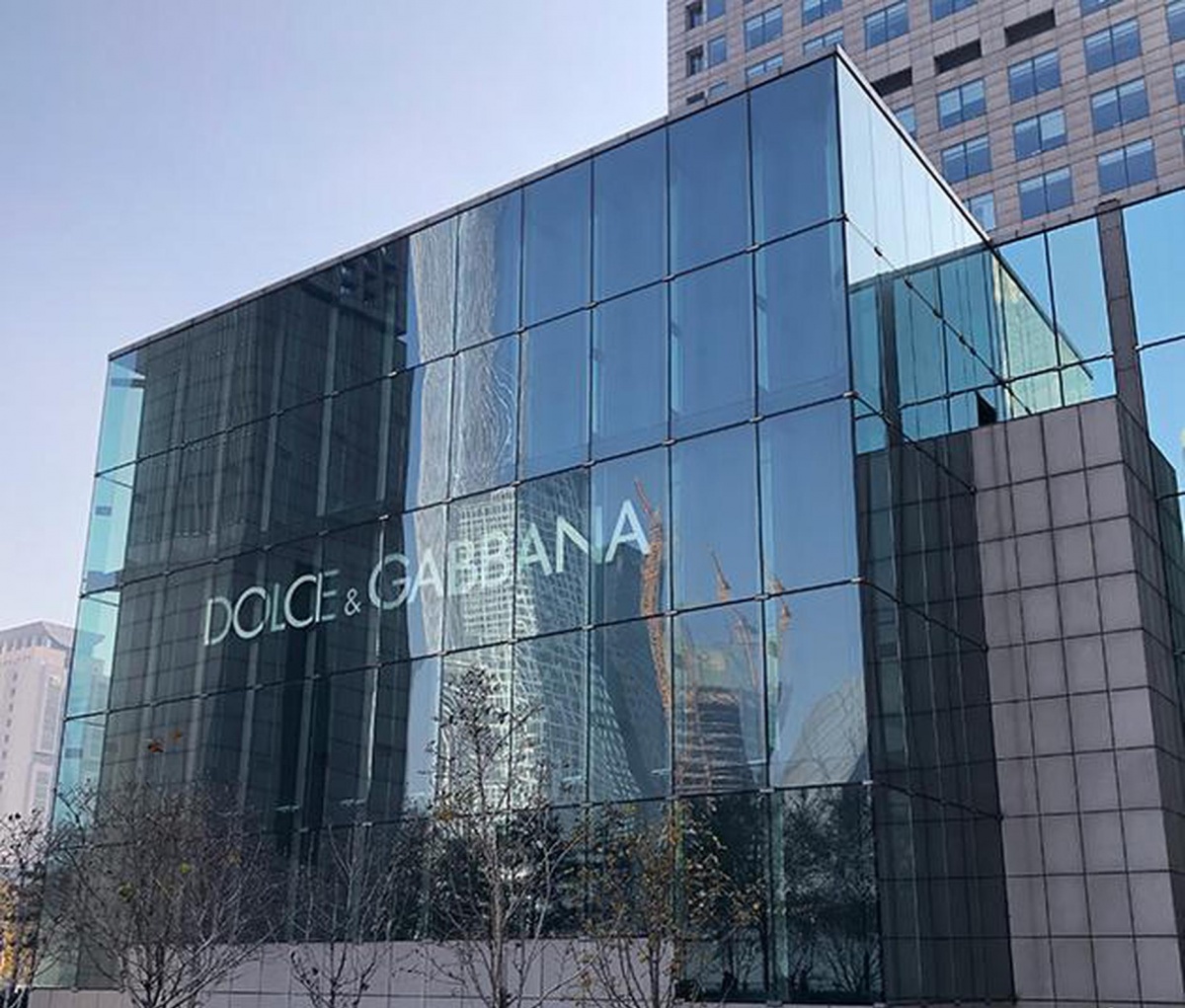 打脸了！去年辱华的杜嘉班纳，又想念人民币了