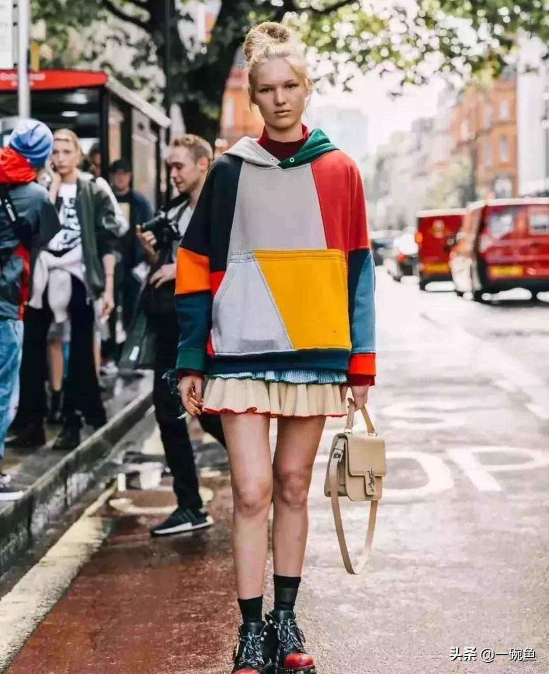 高领卫衣穿搭,高领潮服卫衣