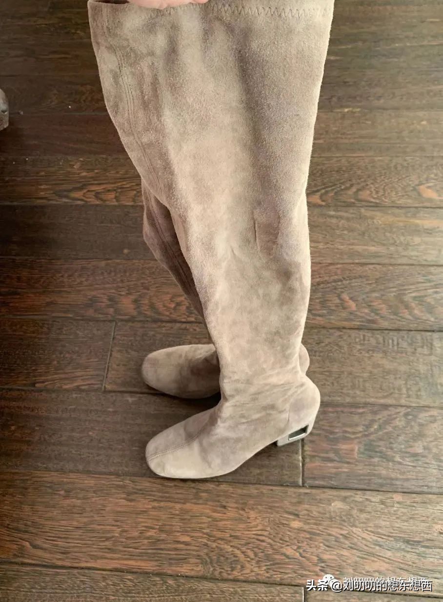 清冷风穿搭高级感冬,冬季素色长衣外套搭配