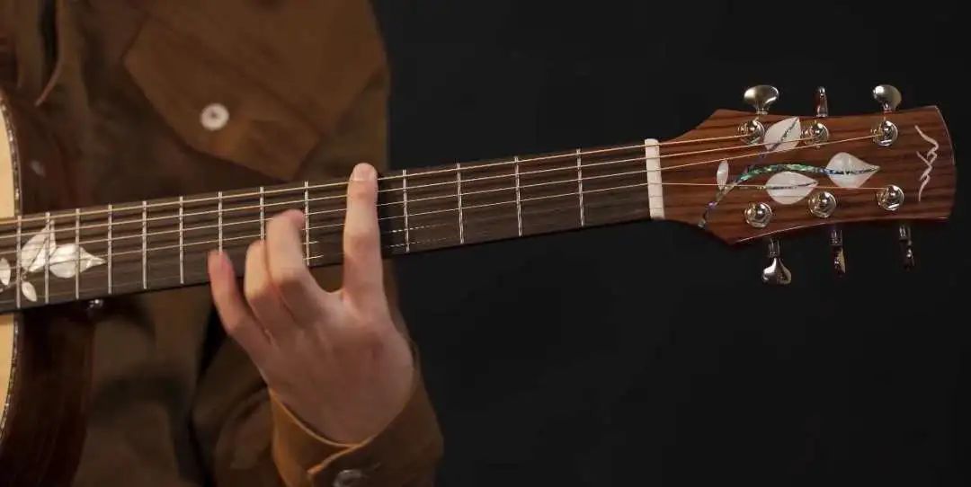 孩子初学吉他怎么选择吉他,有一定基础的孩子买哪种吉他合适