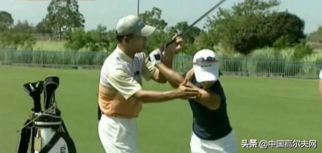打高尔夫发力是什么感觉,打高尔夫都有些什么讲究