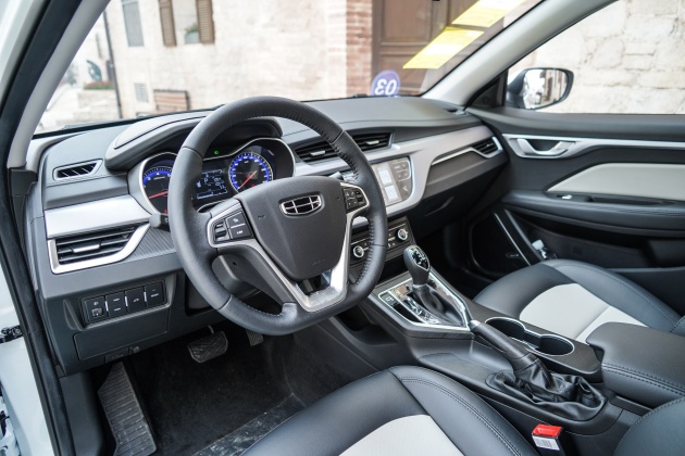 酷威熏黑车标,吉利远景18款车头