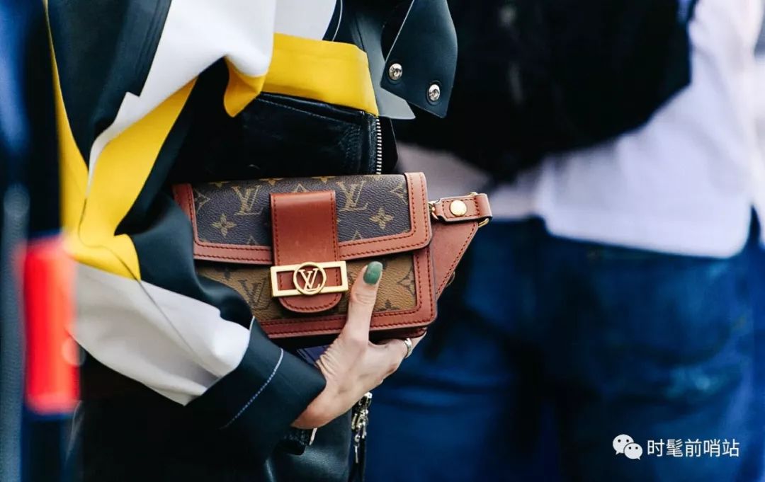 lv老花三合一都是一个颜色吗,lv第三代腕表价格