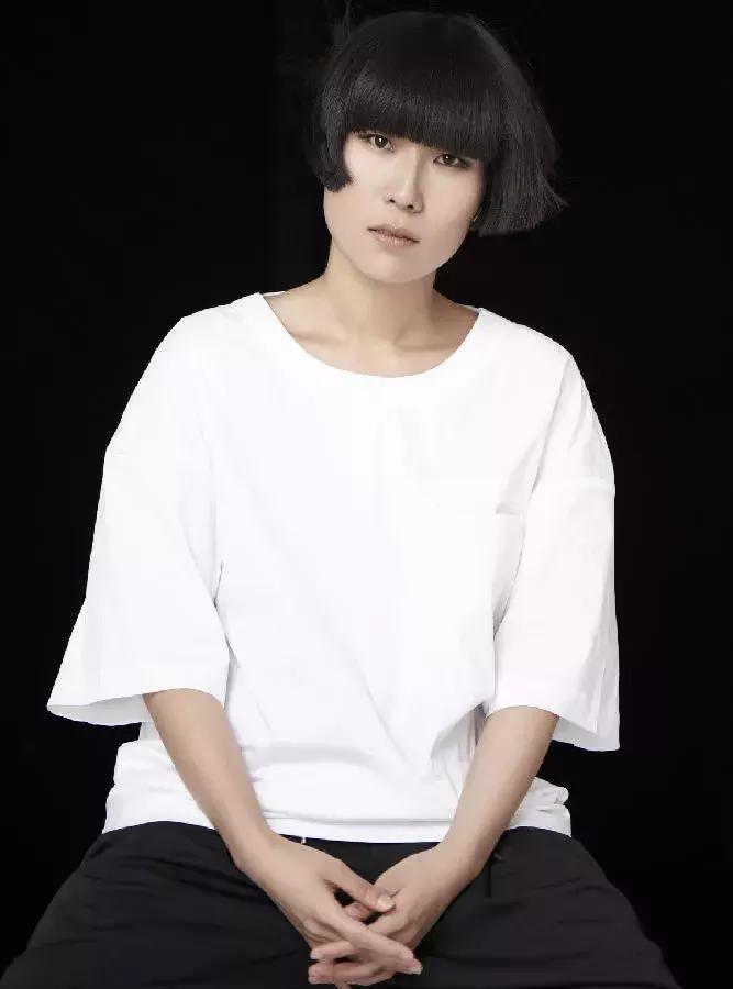 “誒，把你做的男装趋势笔记借我抄下”