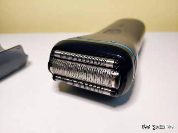 须眉往复式剃须刀多少钱 (小米生态链须眉t3便携式剃须刀)